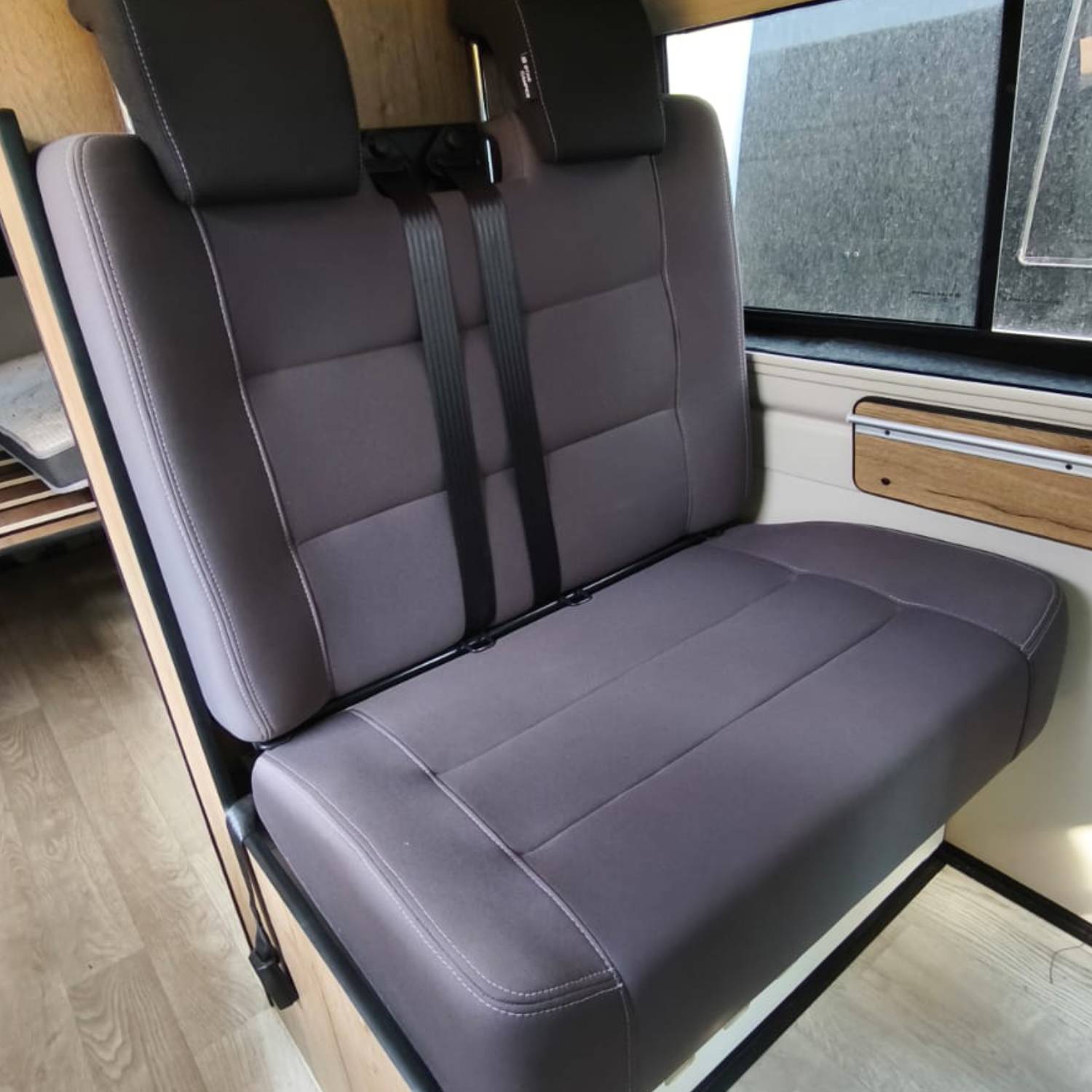 Asiento Tapizado Tela Gris Para Estructura CTA con Isofix